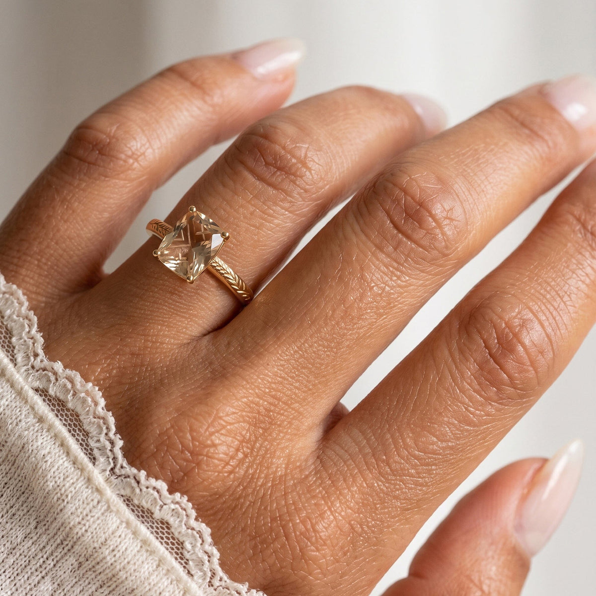 Champagne Quartz Ring - Glyptique