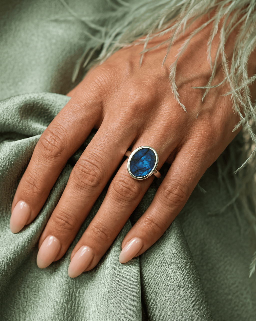 Labradorite Ring - Enfolded