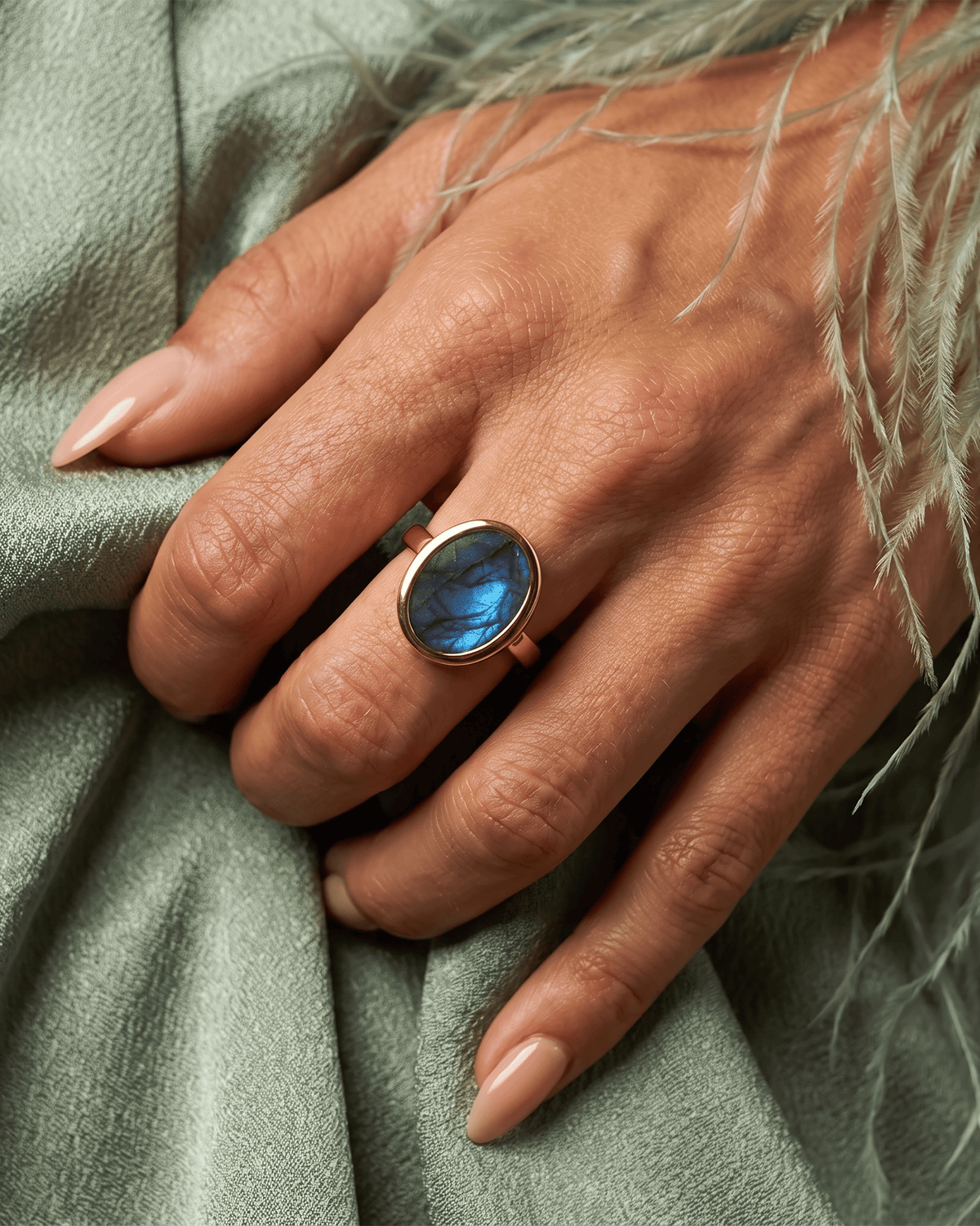 Labradorite Ring - Enfolded