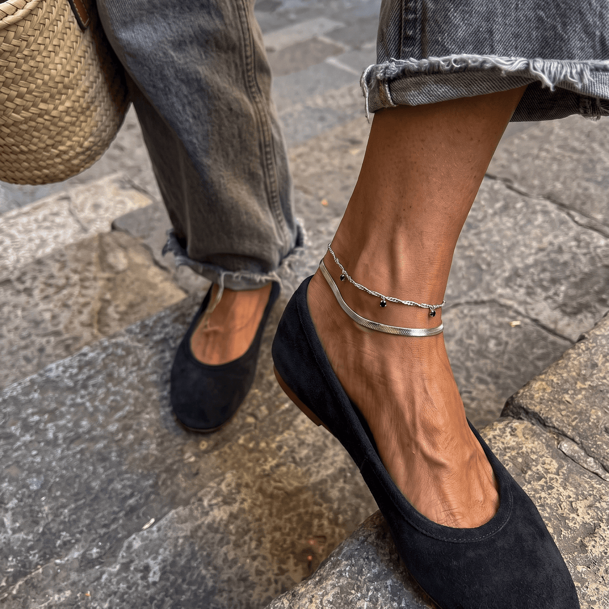 Black Spinel Anklet - Flowing