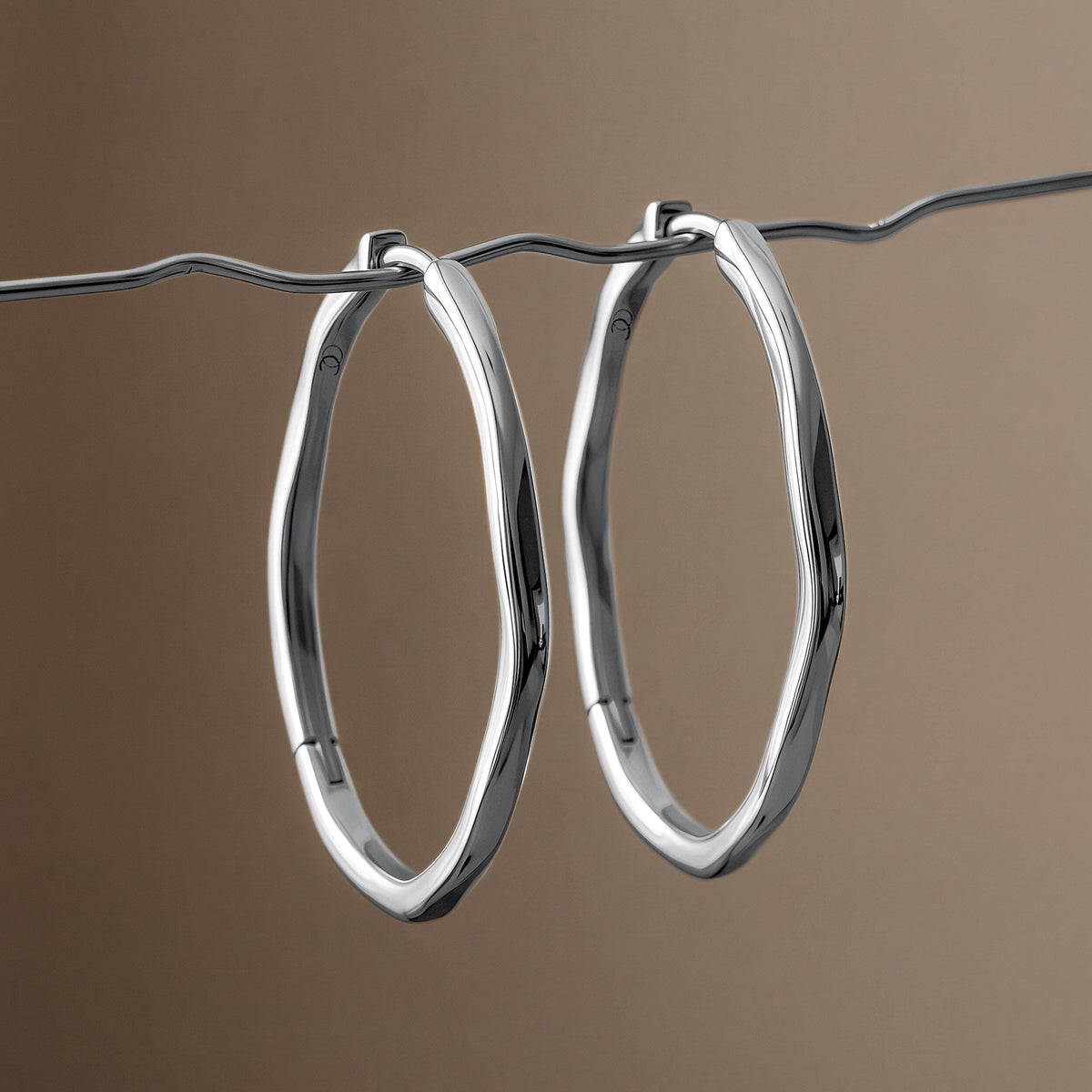 Queen Flow Hoops