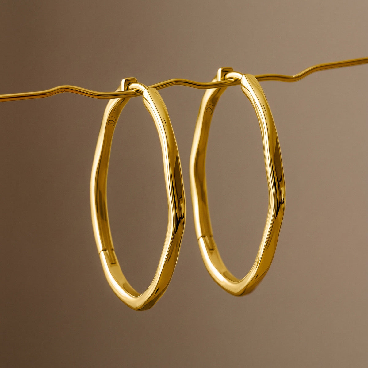 Queen Flow Hoops