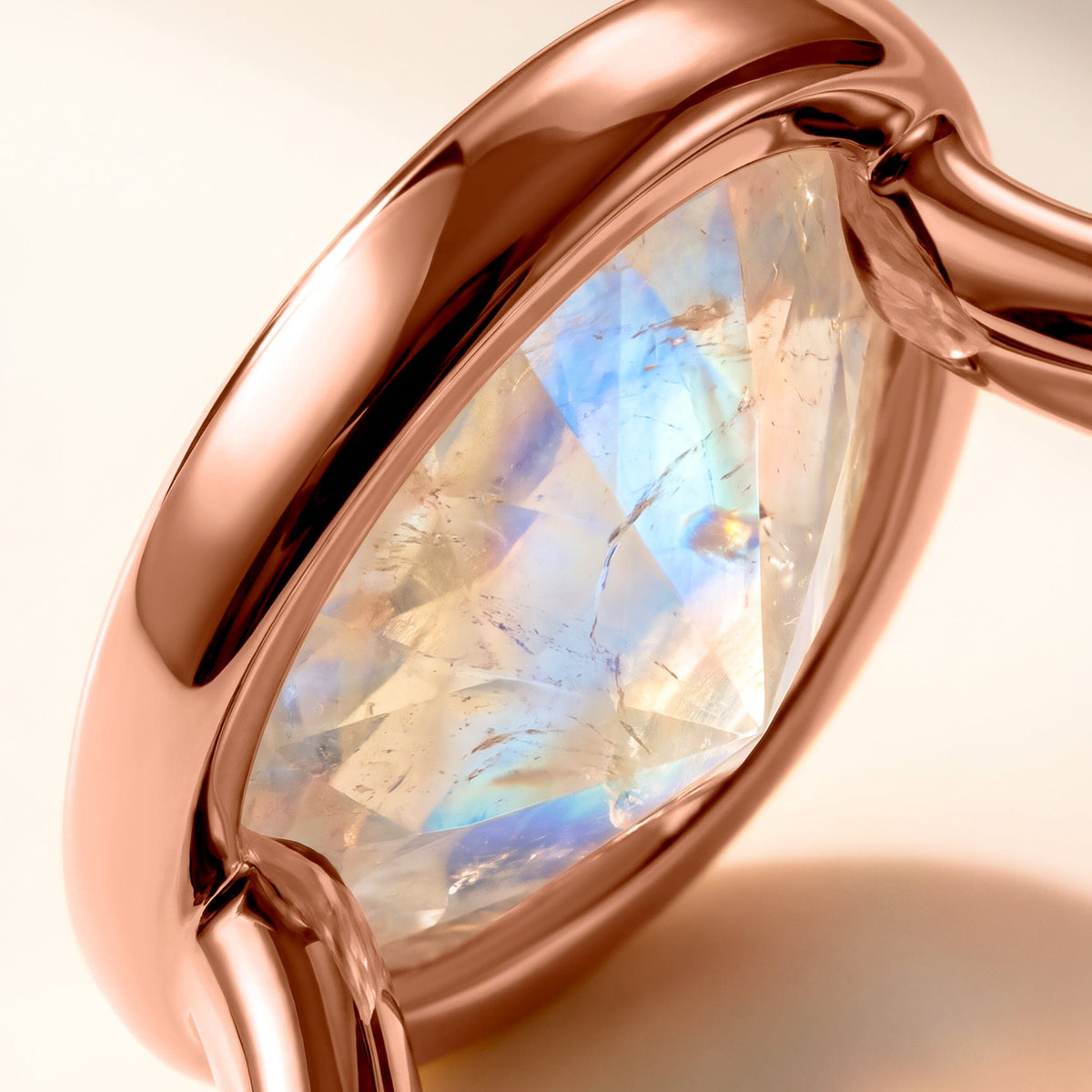 Moonstone Ring - Skin-Touch