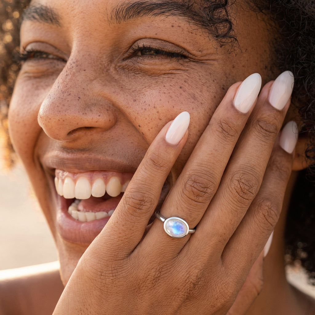 Moonstone Ring - Skin-Touch