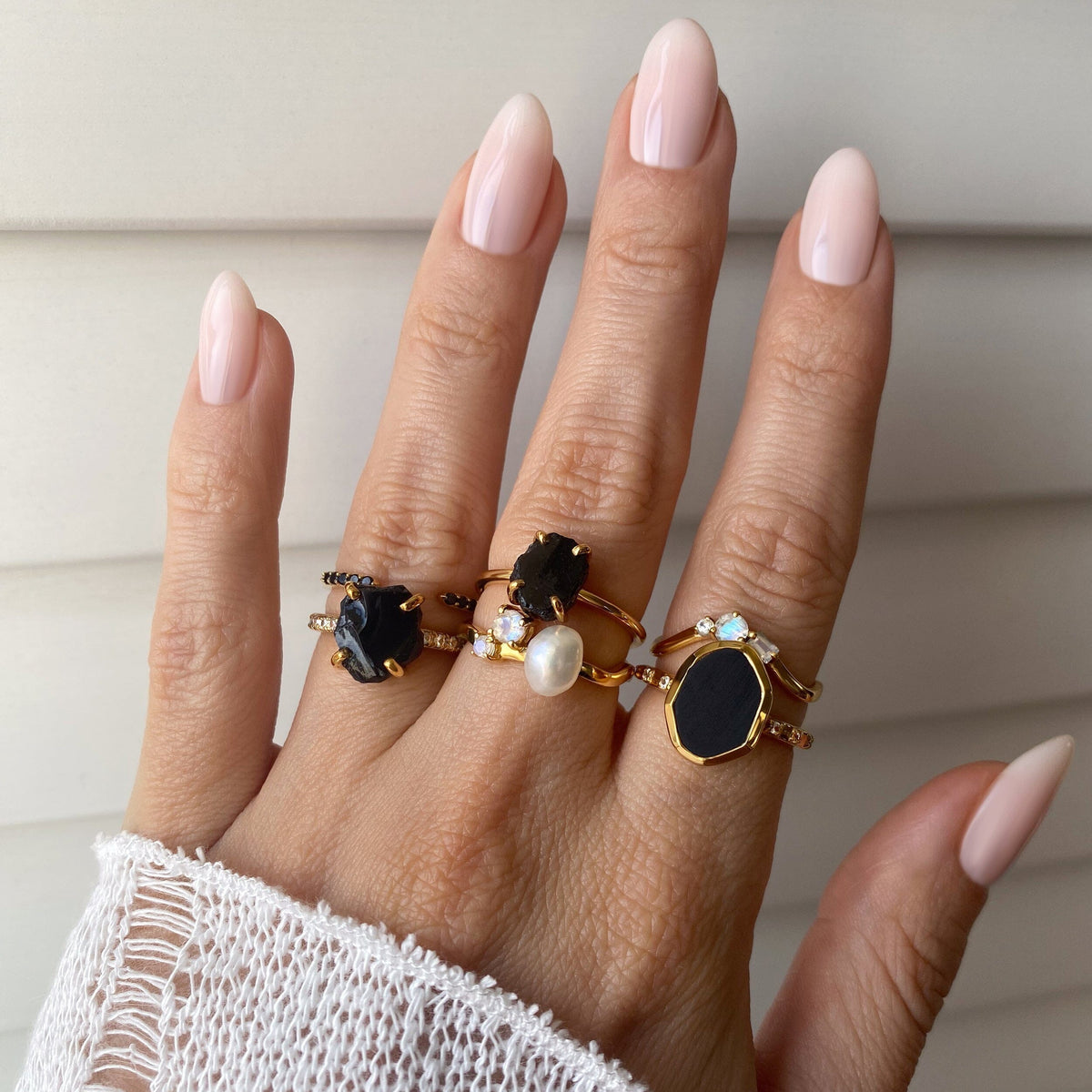 Black Spinel Ring - Twinkling Band