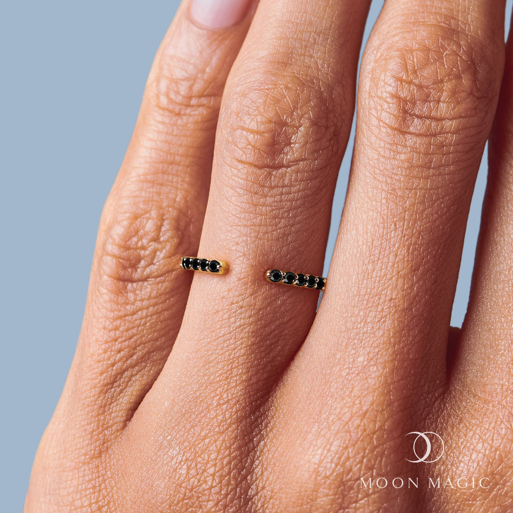 Black Spinel Ring - Twinkling Band