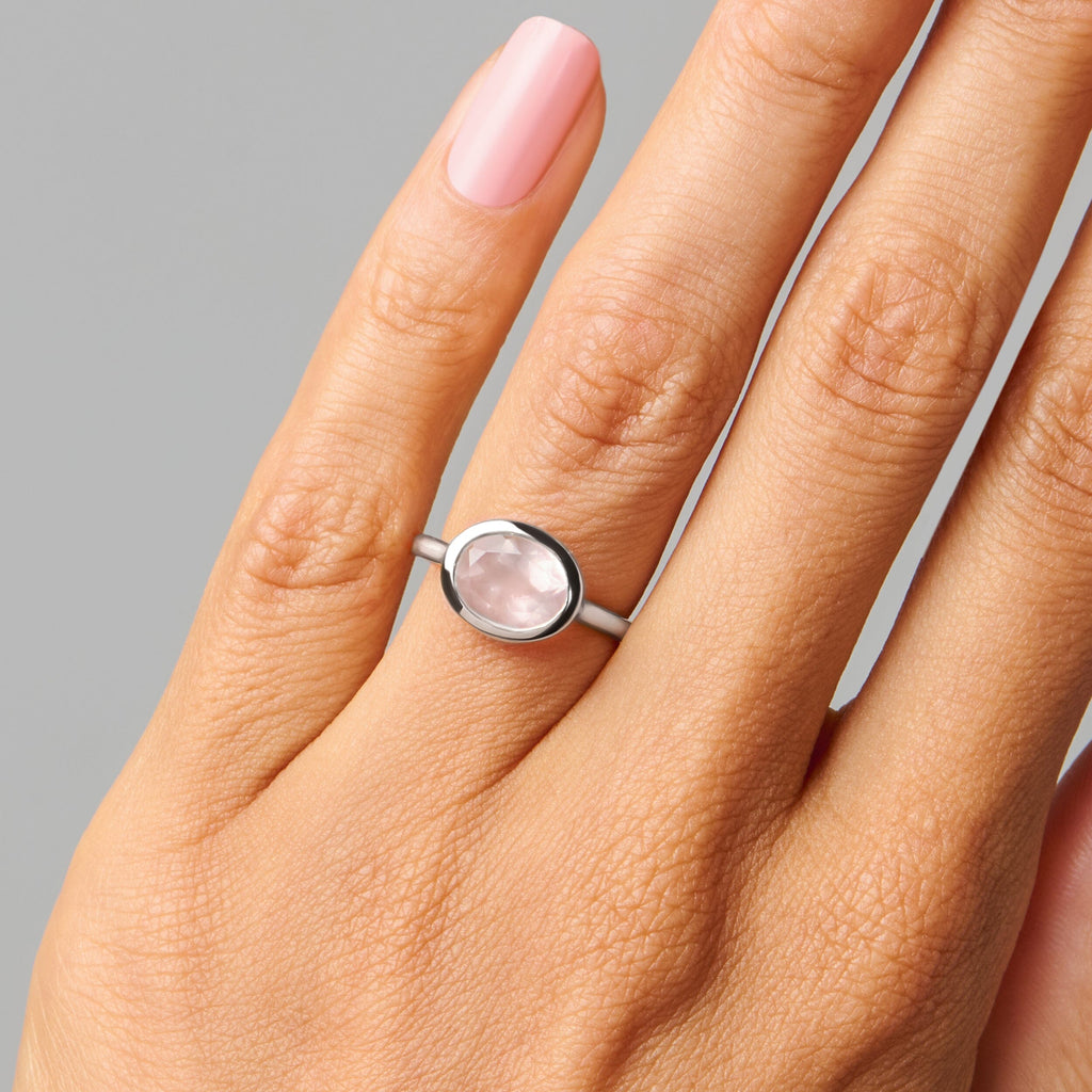 Rose Quartz Ring - Skin-Touch