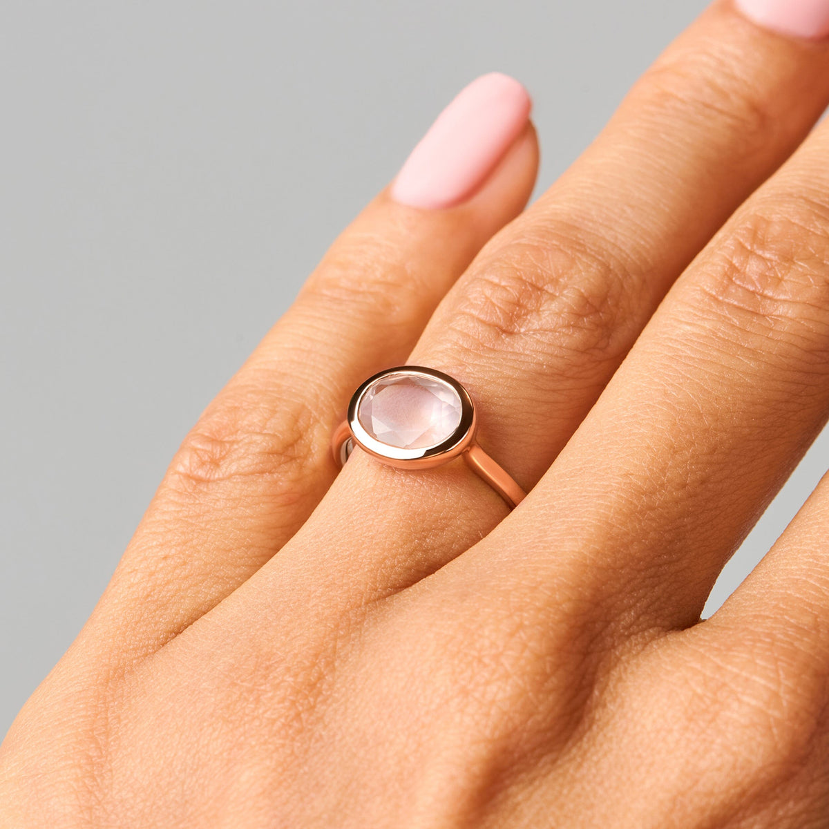 Rose Quartz Ring - Skin-Touch